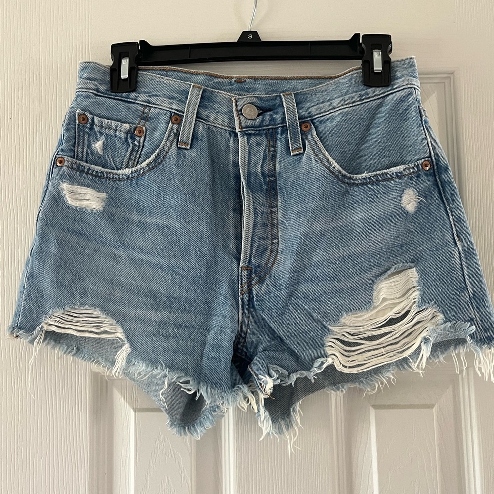 Levi’s Distressed Denim 501 Women Shorts